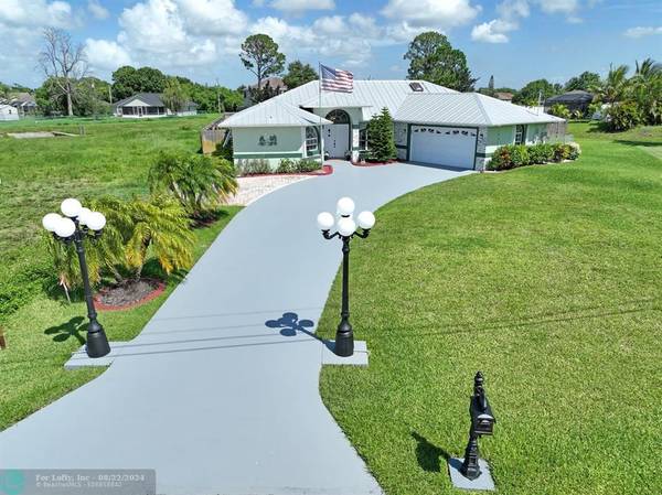 1402 SW Hackensack Ave, Port St Lucie, FL 34953