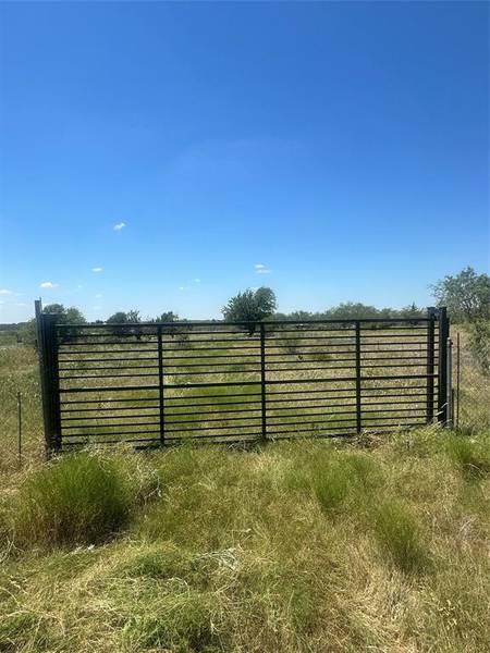 1030 NE County Road Road, Rice, TX 75155