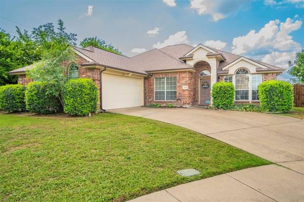 209 Rosewood Court, Red Oak, TX 75154