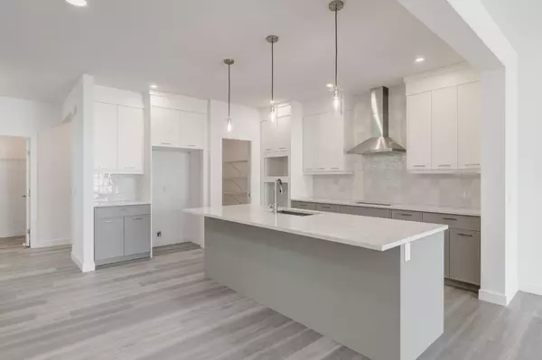 Calgary, AB T2X 4Y6,668 Creekstone CIR SW