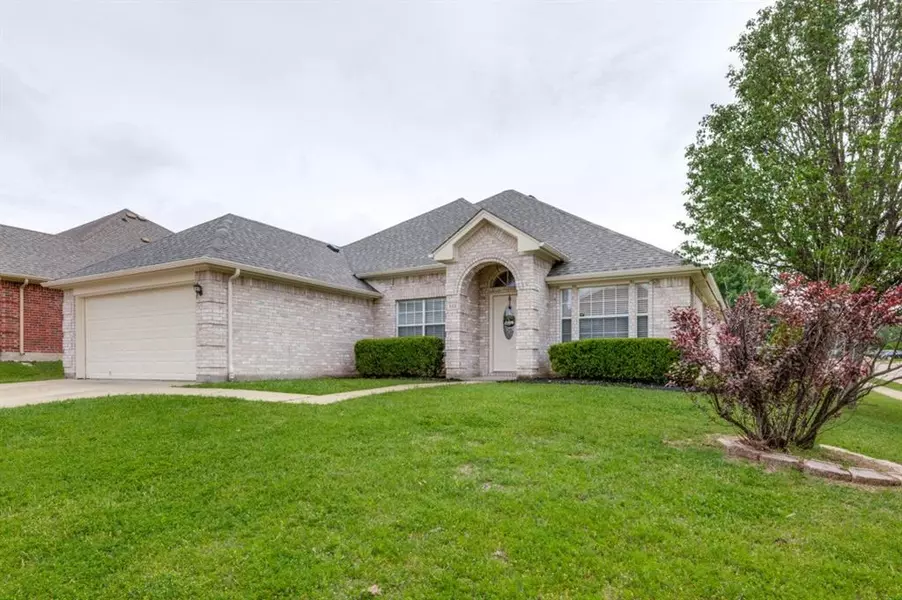 822 Ogden Drive, Arlington, TX 76001