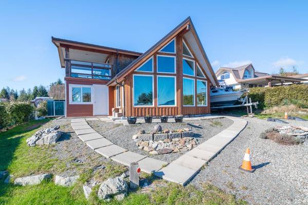 1049 Sixth Ave, Ucluelet, BC V0R 3A0