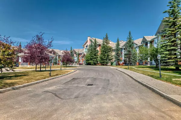 Calgary, AB T3H 3R6,6868 Sierra Morena BLVD SW #210