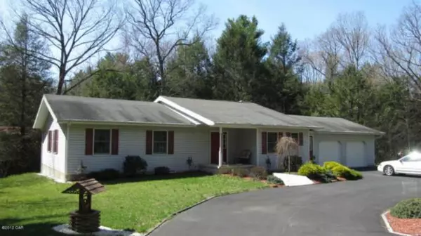 25 Streamside Place, Towamensing Township, PA 18235