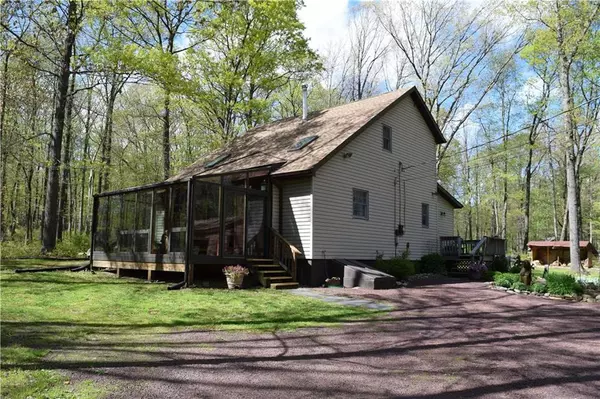 390 Pohopoco Circle, Towamensing Township, PA 18235