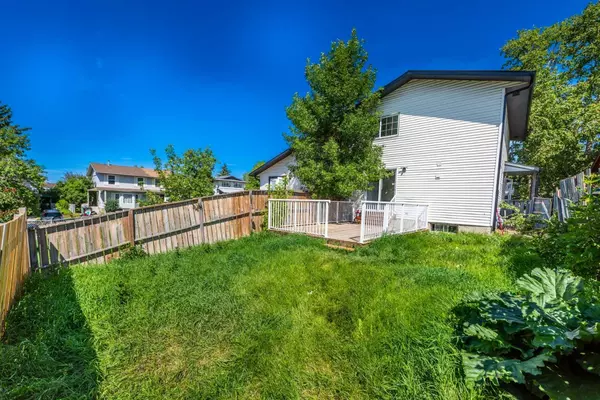 Calgary, AB T1Y 2R1,103 Pineson PL