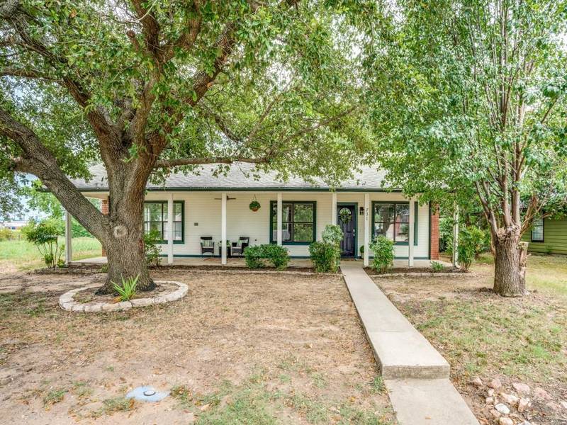 731 E Jacob Street, Pilot Point, TX 76258