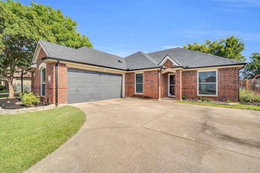 235 Cobblestone Circle, Red Oak, TX 75154