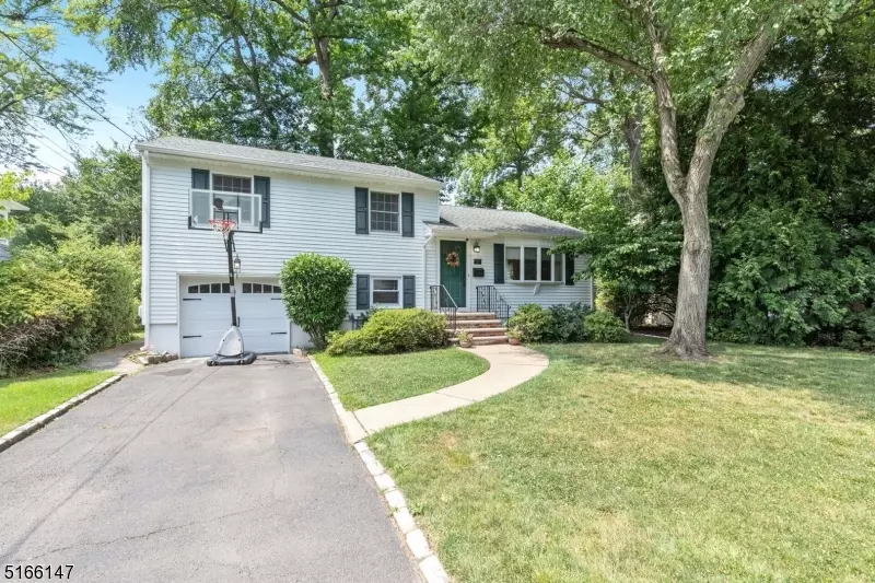 107 Glenwood Rd, Cranford Twp., NJ 07016