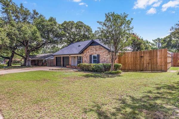 Hurst, TX 76053,1144 Forest Oaks Lane