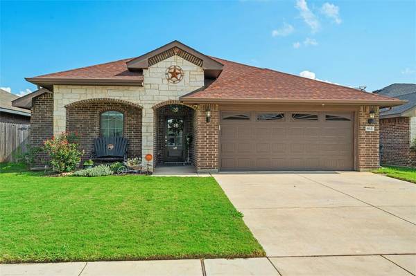 9012 Curacao Drive, Fort Worth, TX 76123