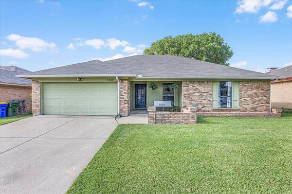 6420 Loma Vista Drive, Watauga, TX 76148