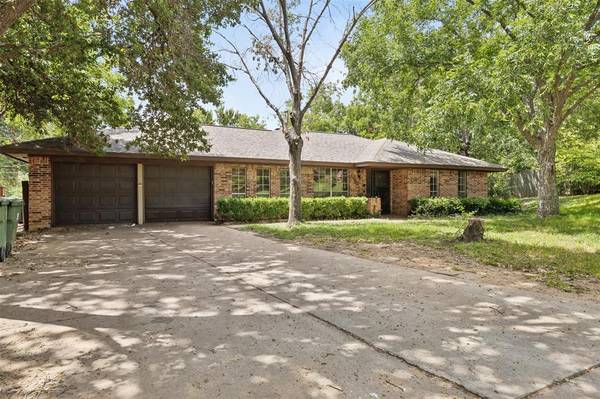 Arlington, TX 76016,2514 Ironwood Court