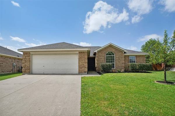 358 Mcmurtry Drive,  Arlington,  TX 76002