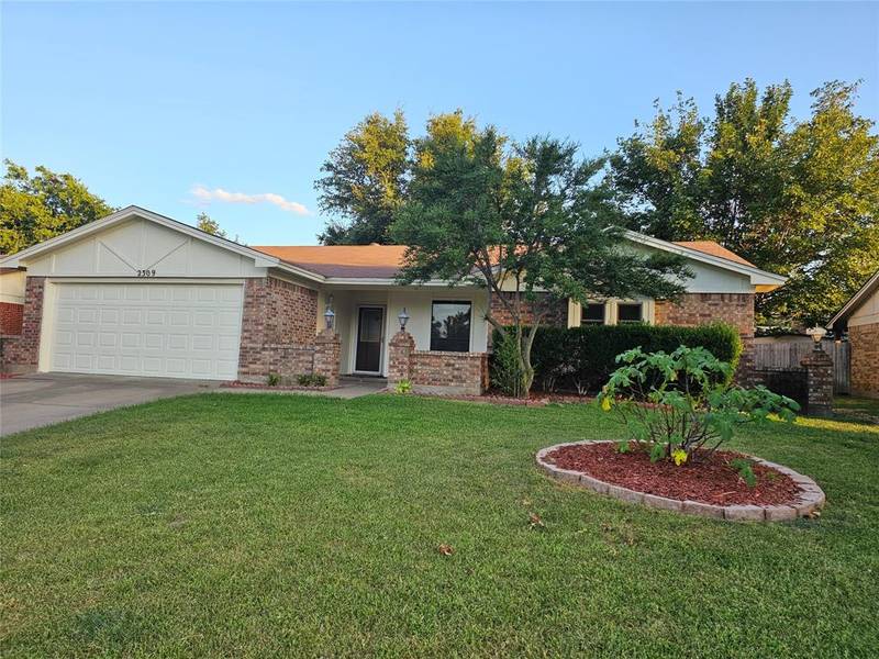 2309 Wilmer Drive, Grand Prairie, TX 75052