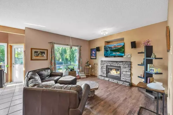 Calgary, AB T3B 5S7,238 Valley Glen Bay NW