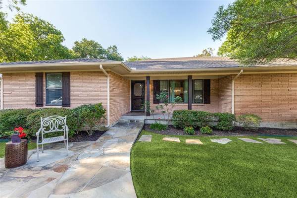 10406 Royalwood Drive, Dallas, TX 75238