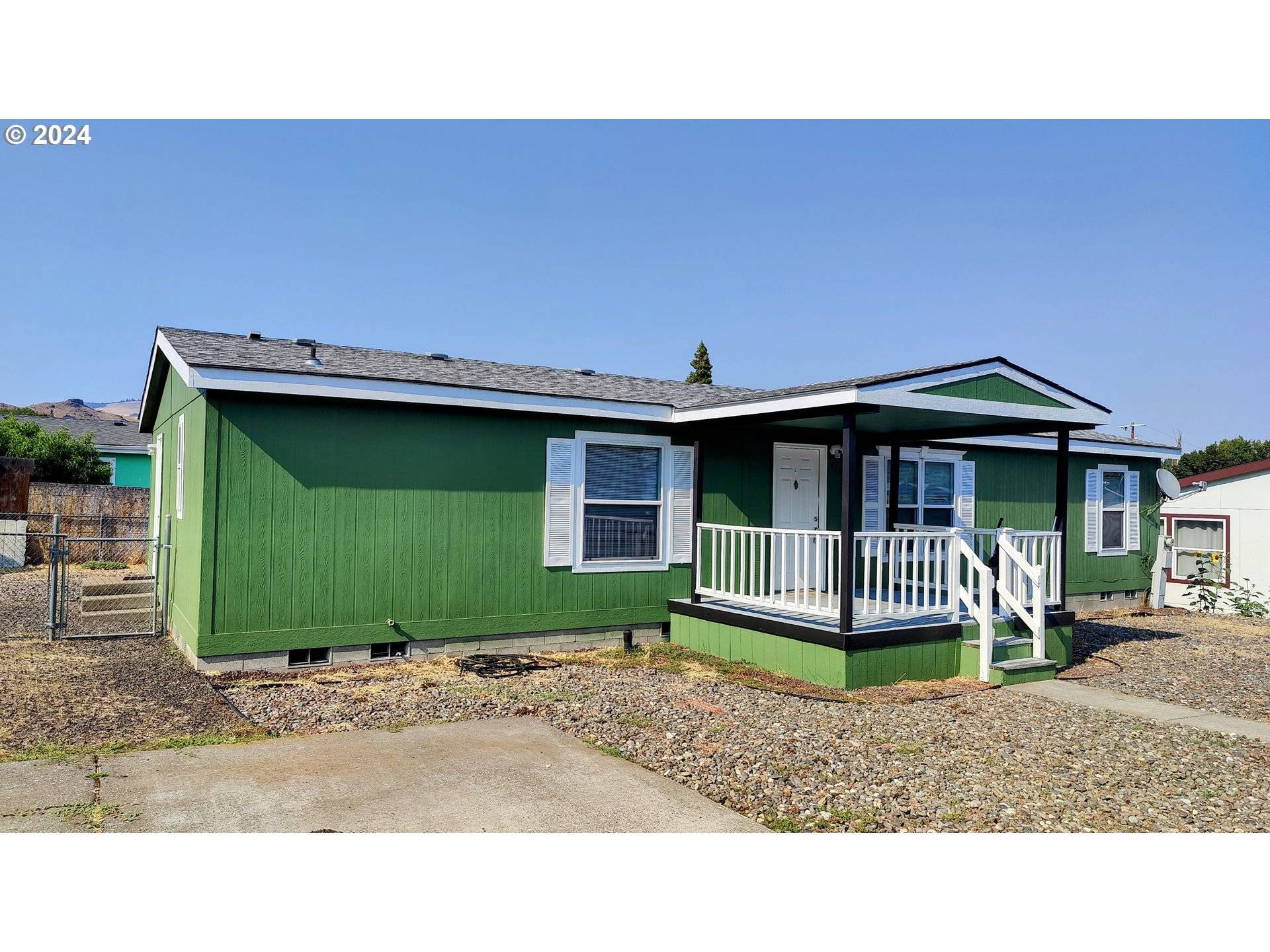 The Dalles, OR 97058,915 Home ST