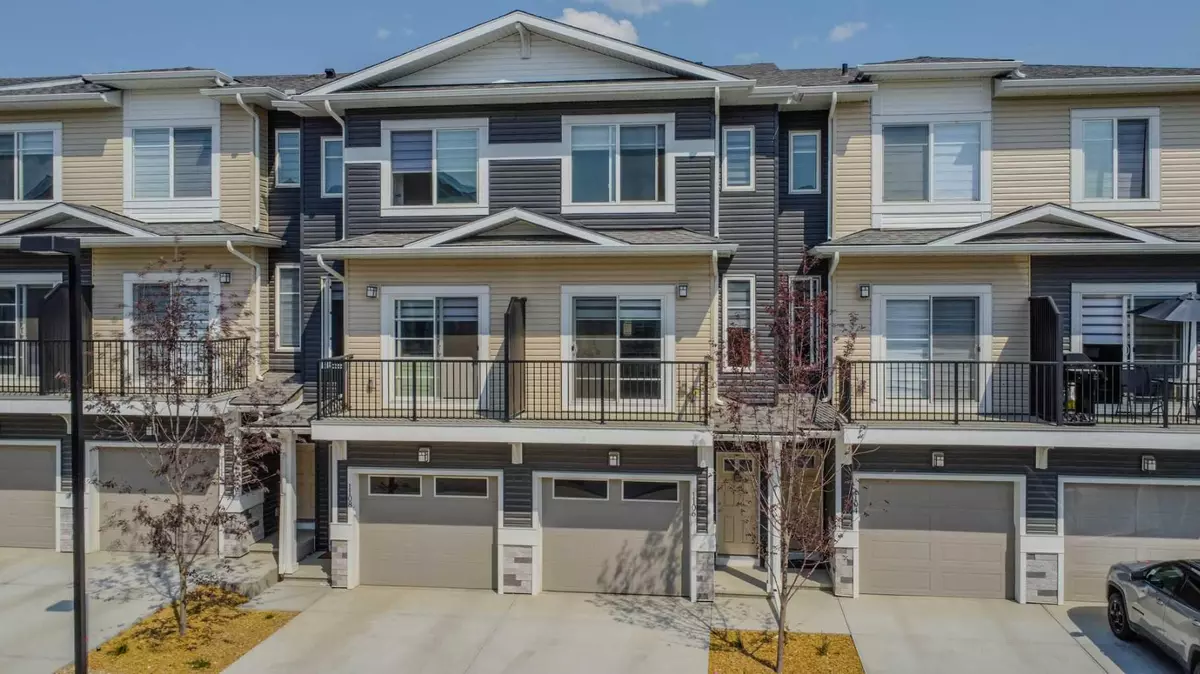 Calgary, AB T3R 2A2,1106 Sage Hill GRV NW