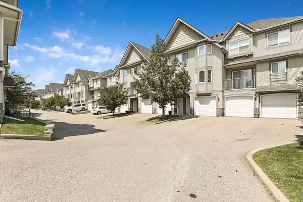 Calgary, AB T2W 6J3,119 Cedarwood LN SW