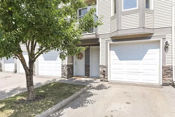 Calgary, AB T2W 6J3,119 Cedarwood LN SW