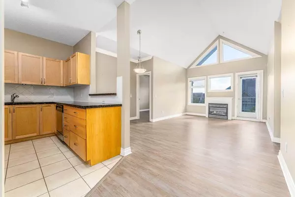 Calgary, AB T2W 6J2,11170 30 ST SW #307