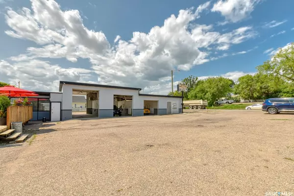 Moose Jaw, SK S6H 0N4,1105 Athabasca STREET E