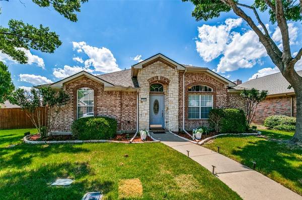 1504 Swan Lake Drive, Lewisville, TX 75077