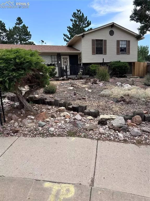 3857 Nuevo DR, Colorado Springs, CO 80918