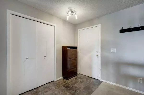 Calgary, AB T2Y 4T8,16320 24 ST SW #2303