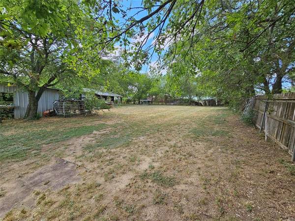 8621 County Road 1014, Joshua, TX 76058