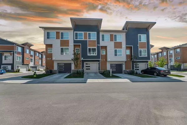 Calgary, AB T3K 2P3,224 Harvest Grove WALK NE