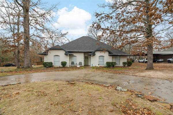 385 Timber Lakes Drive, Powderly, TX 75473