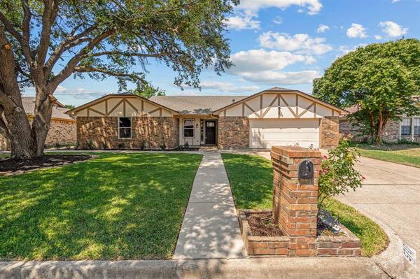 5717 Acapulco Drive, North Richland Hills, TX 76180