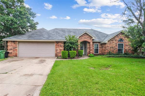 7704 Sagebrush Court S,  North Richland Hills,  TX 76182