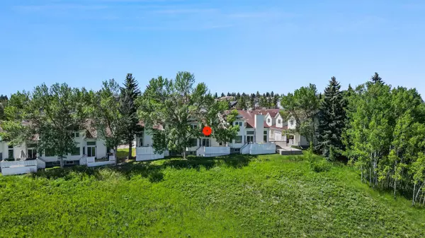 Calgary, AB T3A 4M8,219 Edgedale GDNS NW