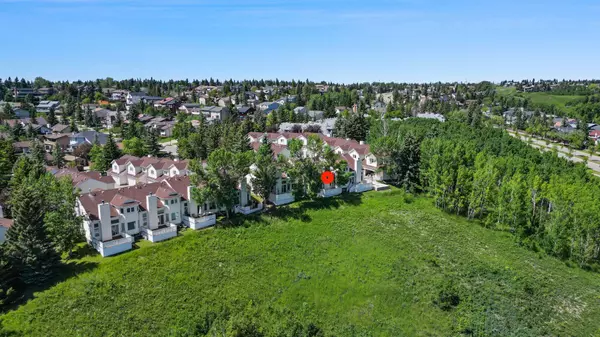 Calgary, AB T3A 4M8,219 Edgedale GDNS NW