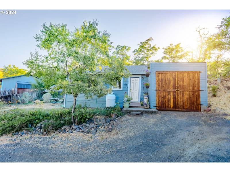 199 2ND ST, Maupin, OR 97037