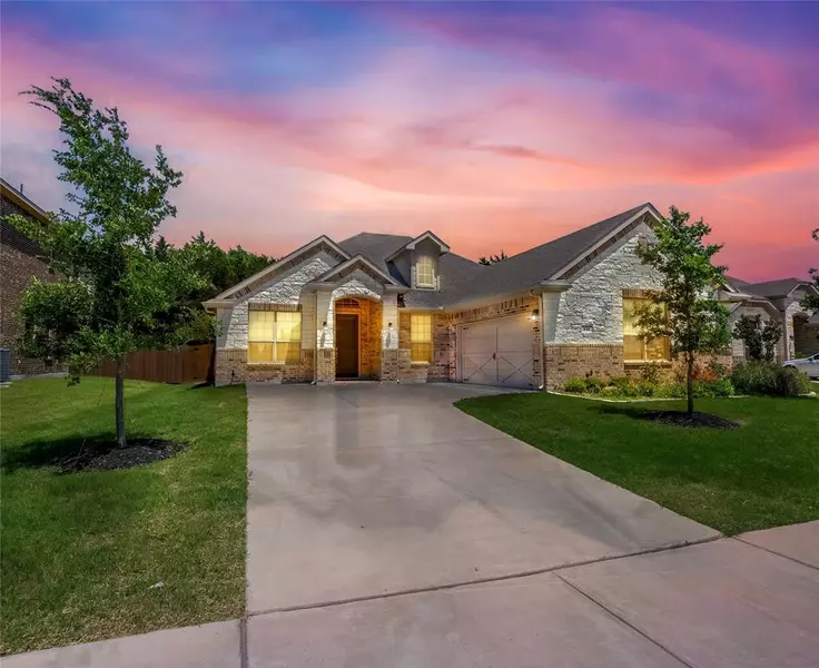 810 Grove Park Lane, Midlothian, TX 76065