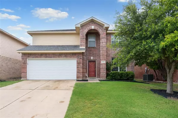 10104 Chapel Rock Drive, Fort Worth, TX 76116