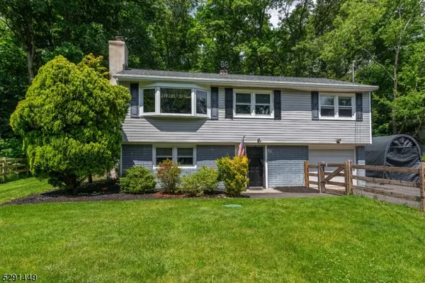 46 Venetian Dr, Jefferson Twp., NJ 07849