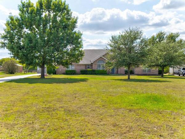 146 Gardengate Court, Cresson, TX 76035