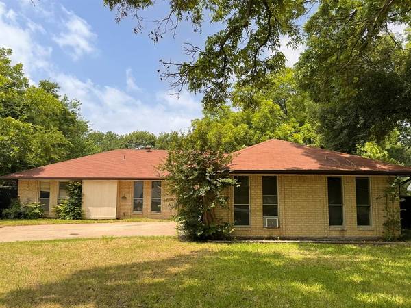 213 Jordan Drive, Desoto, TX 75115