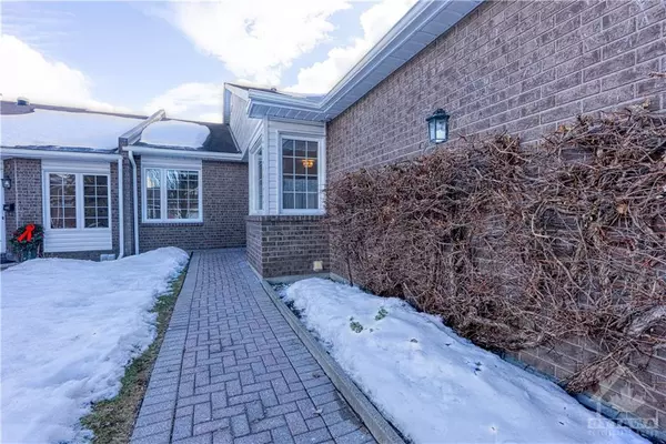 Ottawa, ON K2S 1H1,64 GRAND HARBOUR CT