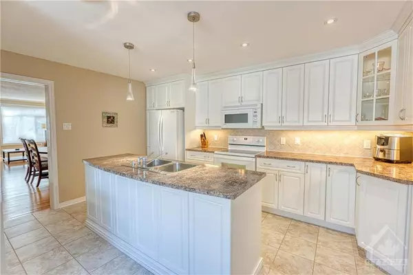 Ottawa, ON K2S 1H1,64 GRAND HARBOUR CT