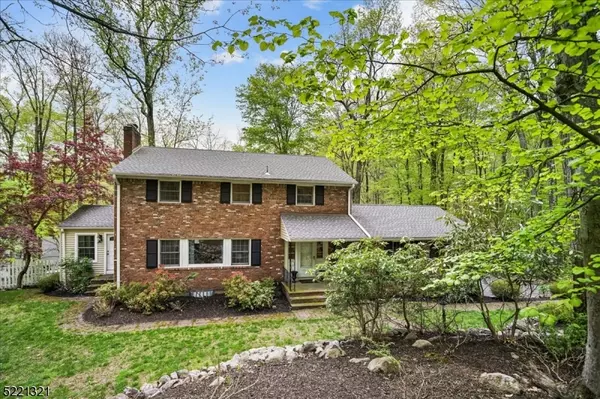 2 Hornbeam Ln, Kinnelon Boro, NJ 07405