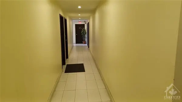 Ottawa, ON K2B 7K3,3049 CARLING AVE #201