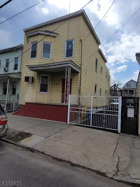 456 Fulton St, Elizabeth City, NJ 07206