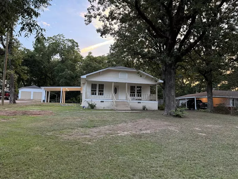 209 N. Pontotoc, Bruce, MS 38915