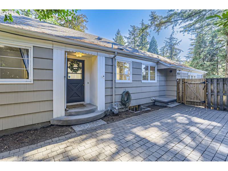 5008 SW TAYLORS FERRY RD, Portland, OR 97219